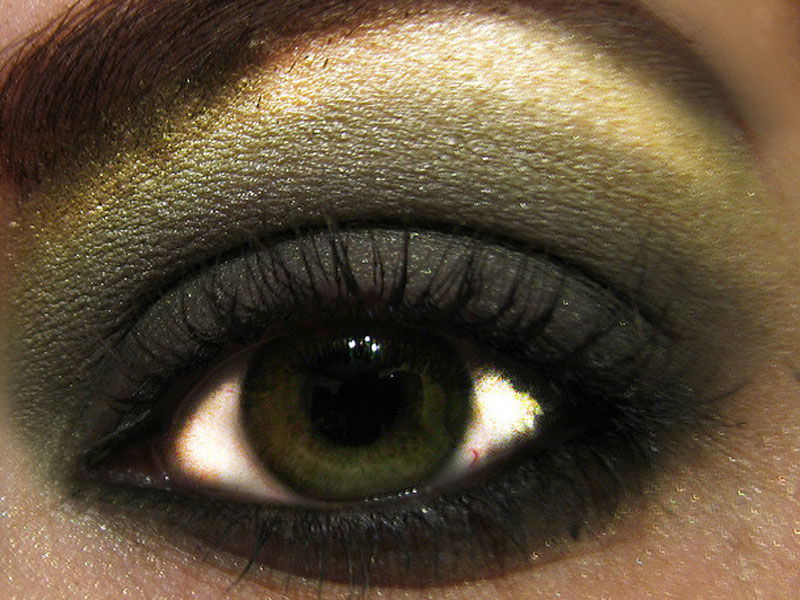 Темно-зеленый цвет глаз