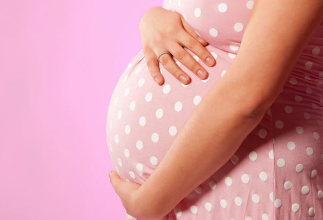 Розовые выделения во время беременности